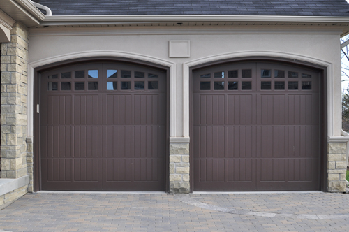 The Differences between Hinged and Sliding Garage Doors